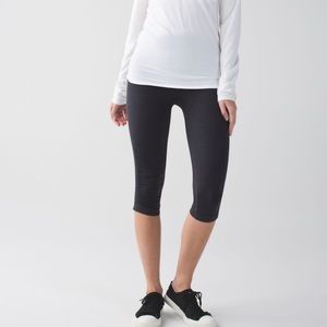 Lululemon In The Flow Crop Capri Legging Size 6